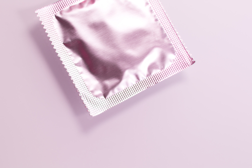 Préservatifs en latex vs préservatifs sans latex : comparaison des avantages et inconvénients