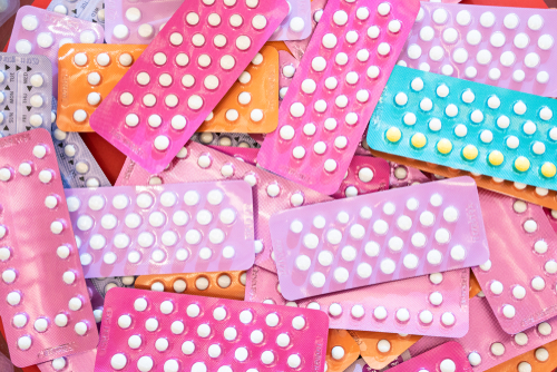 La pilule : un moyen de contrôler son cycle menstruel ?
