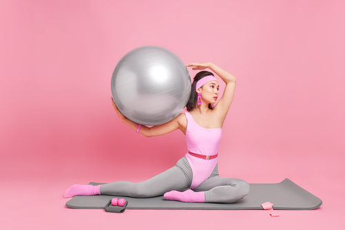 Les meilleurs exercices à faire avec un ballon de stabilité chez vous