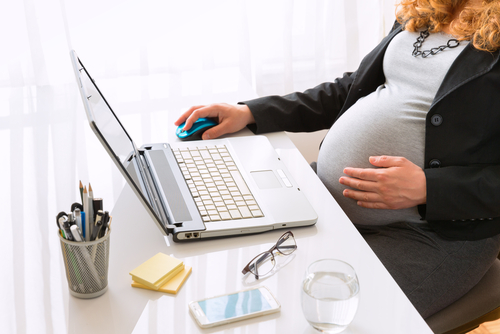 Préparer un congé maternité sans stress